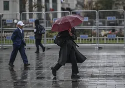 İstanbul'a yeni sağanak dalgası geliyor: Yağışlar 16 Kasım'a kadar sürecek!