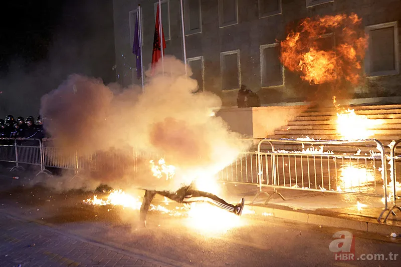 Tiran'da yolsuzluk iddiaları sokakları karıştırdı! Arnavutluk'ta Edi Rama hükümetine istifa çağrısı 10