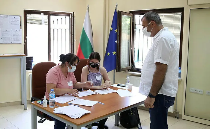 Son dakika: Bulgaristan'daki erken seçimden flaş haber! Boyko Borisov'un partisi GERB önde... - 4