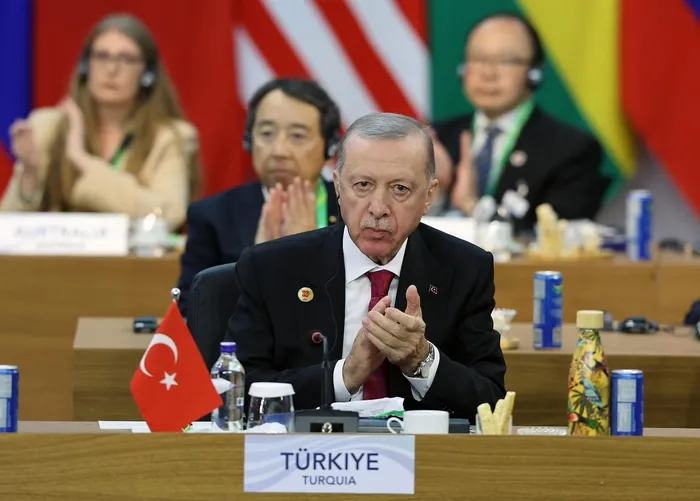 baskan-erdogandan-dunyaya-gazze-cagrisi-derhal-kalici-ateskes-saglanmali-1731951451727.jpg Başkan Erdoğan'dan dünyaya Gazze çağrısı: Derhal kalıcı ateşkes sağlanmalı!