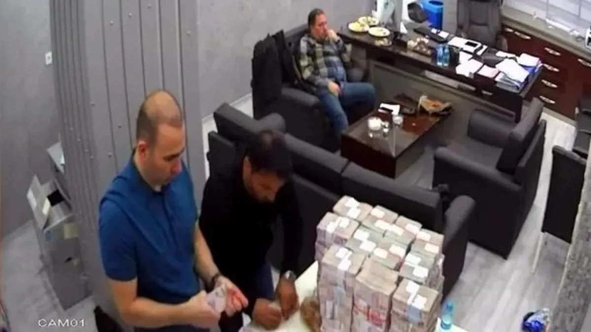 CHP'deki kara para soruşturması! “Vekil aracıyla 6 ay boyunca para taşıdılar!”| SABAH haber müdür Nazif Karaman soruşturma detaylarını anlattı
