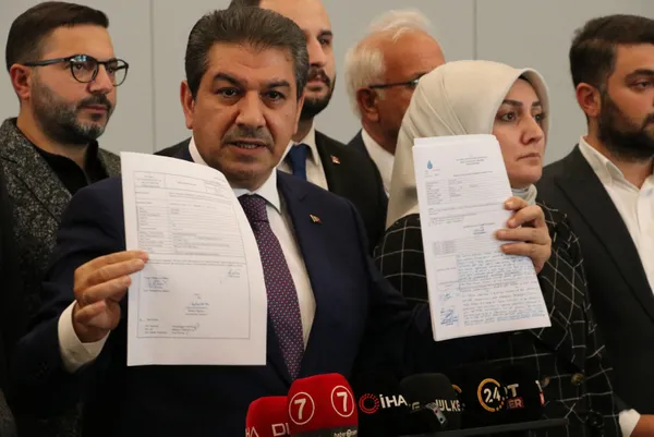 tevfik-goksu-rakamlarla-chpli-ibbdeki-oyunu-ortaya-cikardi-iste-istanbulun-kayip-1000-gunu-1659528362084.jpg Tevfik Göksu rakamlarla CHP'li İBB'deki oyunu ortaya çıkardı! İşte İstanbul'un kayıp 1000 günü - 3