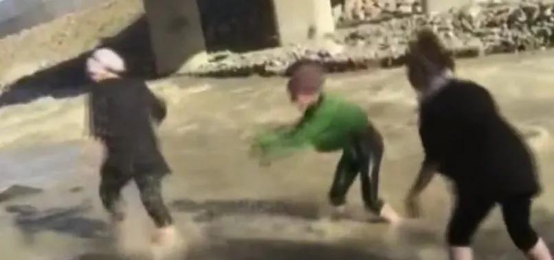 Bingöl'de feci olay! İki lise öğrencisinin son anları kamerada!