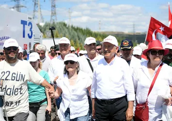 'Kılıçdaroğlu FETÖ ve PKK yandaşlarıyla yürüyor'