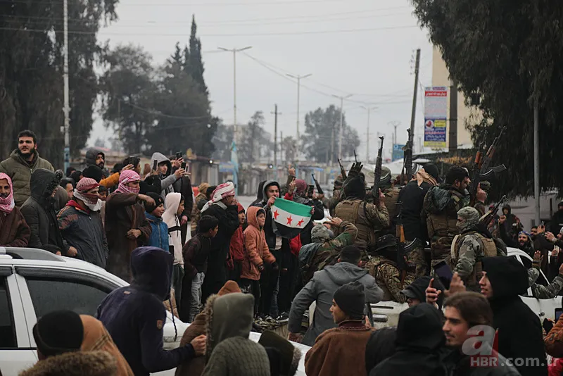 Suriyelilerden temizlik kutlaması! YPG çöktü: Rejim asıl şimdi düştü 11