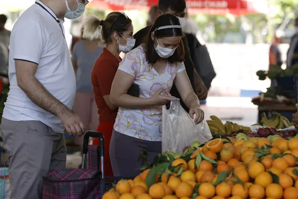 1621075174176.jpg SON DAKİKA: Pazarlar açık olunca vatandaşlar akın etti-5