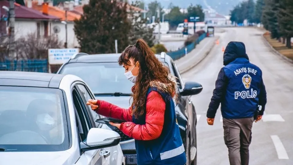Jandarma ekipleri sahada! Binlerce arama yapıldı