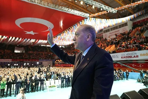 ak-partinin-izmir-ilce-belediye-baskan-adaylari-belli-oluyor-baskan-erdogandan-onemli-aciklamalar-1706358668137.jpeg Başkan Erdoğan'dan İzmir'de CHP yönetimine tepki: 31 Mart'ta hizmet belediyeciliği başlıyor - 8