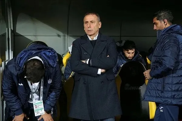İstanbulspor - Trabzonspor maçında ilginç anlar! İstanbulspor Başkanı takımı sahadan çekti - 14