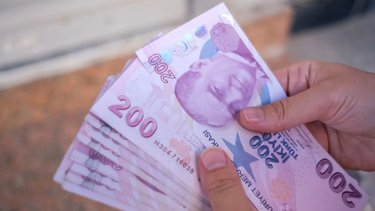 Yaşlı ve engelli aylıklarında eylül ödemesi başladı: Toplam 9,3 milyar lira hesaplara yatırılıyor