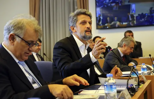 ak-partiden-hdpnin-1915-provokasyonuna-tepki-bu-ahlaksiz-teklifi-reddediyor-ve-siddetle-kiniyoruz-1650730562729.jpg AK Parti'den HDP'nin 1915 provokasyonuna tepki: Bu ahlaksız teklifi reddediyor ve şiddetle kınıyoruz - 4