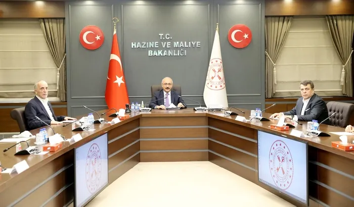 Hazine ve Maliye Bakanı Lütfi Elvan, Türk-İş Yönetim Kurulu üyelerini kabul etti