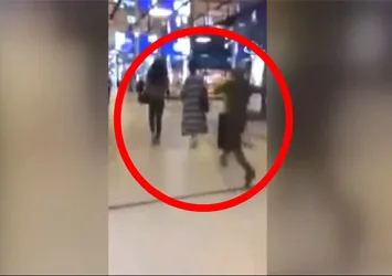 Hollanda’da kadına uçan tekmeli saldırı