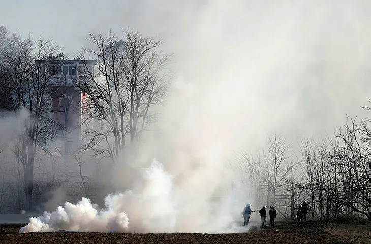 yunan-polisinin-gaz-bombasi-stoklari-tukendi-1583476100376.jpg Yunan polisinin gaz bombası stokları tükendi - 3