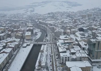 Bayburt'ta kar yağışı etkili oluyor