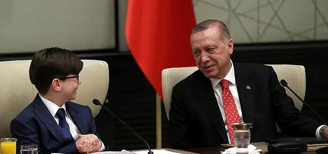 Cumhurbaşkanı Erdoğan Külliye’de çocukları ağırladı