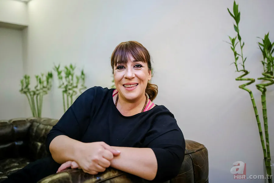 Kırmızı Oda dizisinin Manolya hocası Binnur Kaya yaşıyla olay oldu! Meğer… 5