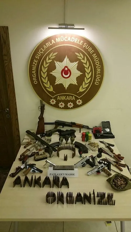 Ankara'da emekli askerin evinden cephanelik çıktı - 1