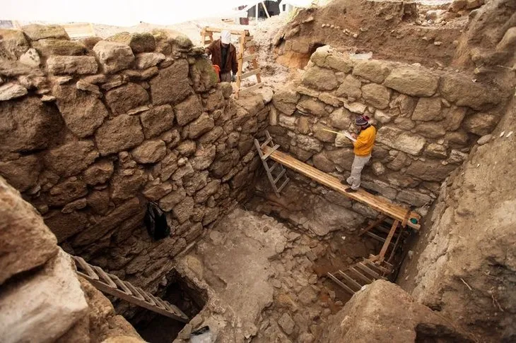 Lübnan’da tarih öncesine ait mabed bulundu