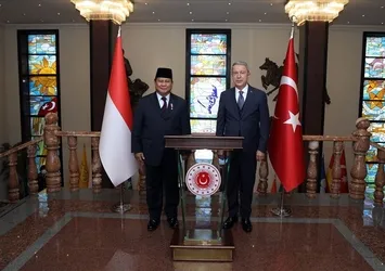 Son dakika: Milli Savunma Bakanı Akar Endonezya Savunma Bakanı Subianto ile bir araya geldi