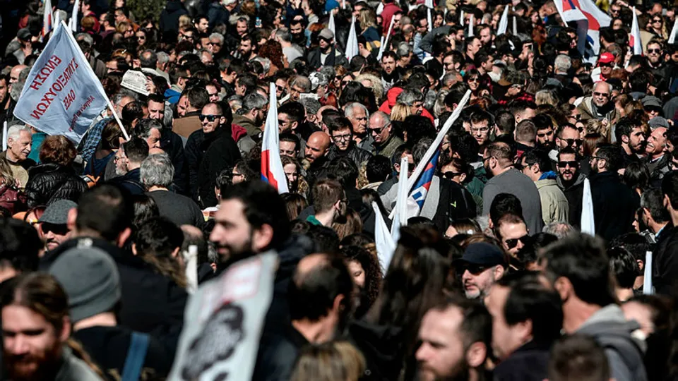 Yunanistan'da kriz büyüyor! Hayat adeta durma noktasına geldi