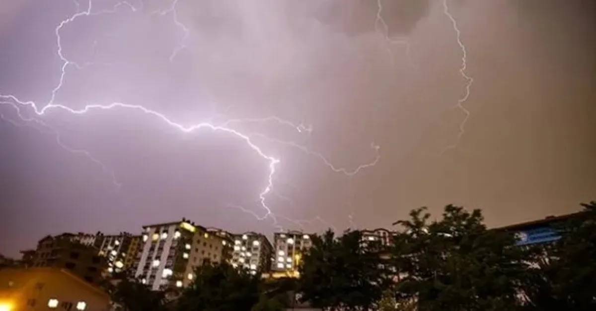 Çanakkale Boğaz ve Garnizon Komutanlığına yıldırım düştü: 4 asker yaralı