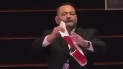 Yunan vekilden Türk bayrağına küstah saldırı