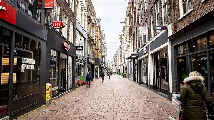 Son dakika: Hollanda'da kapalı alanlarda maske zorunluluğu kalktı | Hollanda'da nerelerde maske zorunlu? - 1