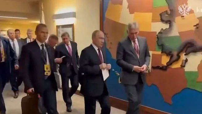 Putin - Trump görüşmesi sona erdi!