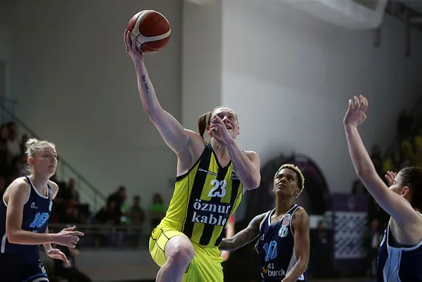 Basketbol kadınlarda Türkiye Kupası İzmit Belediyespor'u yenen Fenerbahçe Öznur Kablo'nun oldu - 1
