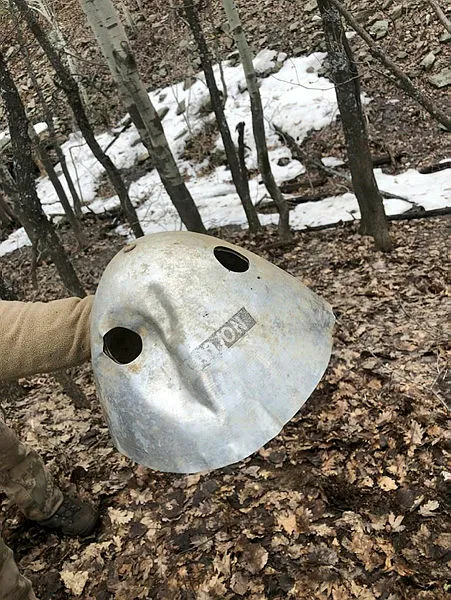 PKK’lı teröristler İHA ve SİHA’lardan böyle korunmaya çalışıyor! Metal başlık ele geçirildi