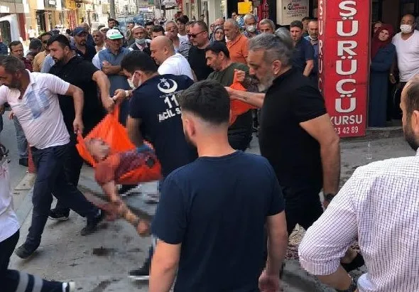 orduda-sokak-ortasinda-vahset-tartistigi-eski-erkek-arkadasini-bicakladi-1659444367247.jpg Ordu’da sokak ortasında vahşet! Tartıştığı eski erkek arkadaşını bıçakladı - 1