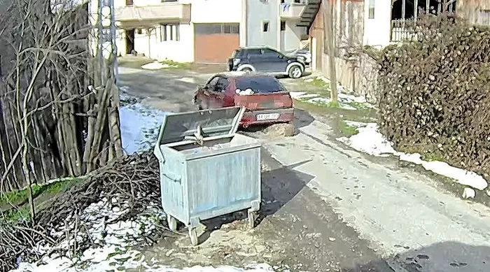 1768127165450.jpeg Bolu'da akılalmaz olay! Köpeği ezip yoluna devam etti