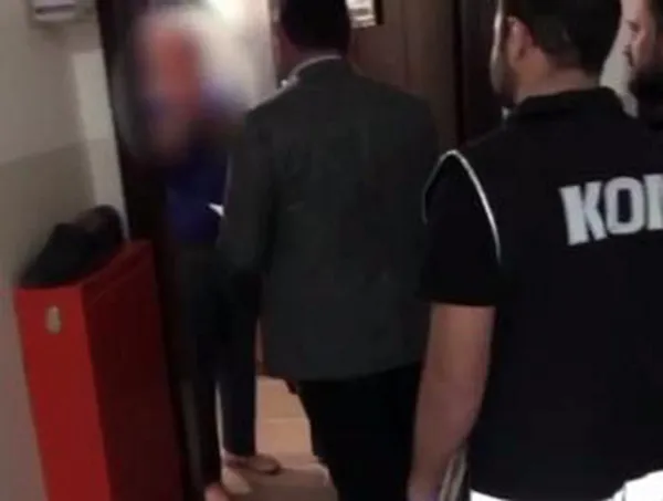 CHP’li Kadıköy Belediyesi’ndeki rüşvet çarkının şeması ortaya çıktı! Rüşvete isyanlarını dekontlara yazdılar: Zehir zıkkım olsun