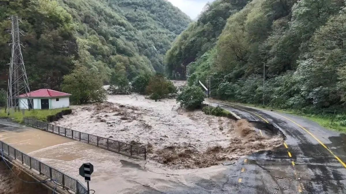 Borçka'da selin neden olduğu tahribat dronla görüntülendi
