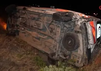 Elazığ’da ambulans şarampole devrildi
