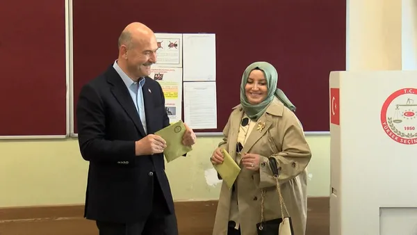 adalet-bakani-bekir-bozdag-sanliurfada-oyunu-kullandi-1684052398093.jpg Bakanlar sandık başında: "Bugün söz millette" - 6