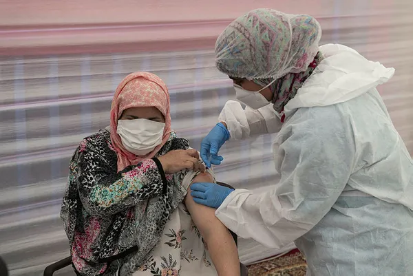 Son dakika: Sağlık Bakanlığı yapılan koronavirüs aşı sayısını açıkladı!