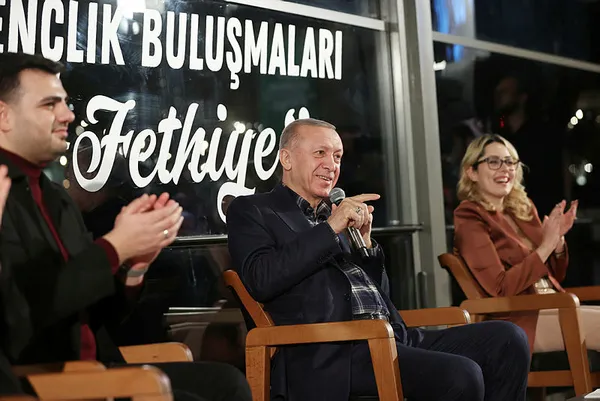 baskan-erdogana-genc-kizdan-21-yillik-fotograf-surprizi-1673809070998.jpg Başkan Erdoğan’a Gülşen Taşol'dan 21 yıllık fotoğraf sürprizi! "O bilgisayar geldi..." - 3
