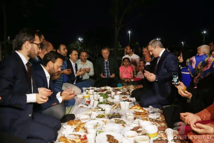 Başkan Erdoğan, Zeytinburnu sahilinde vatandaşlarla iftar yaptı