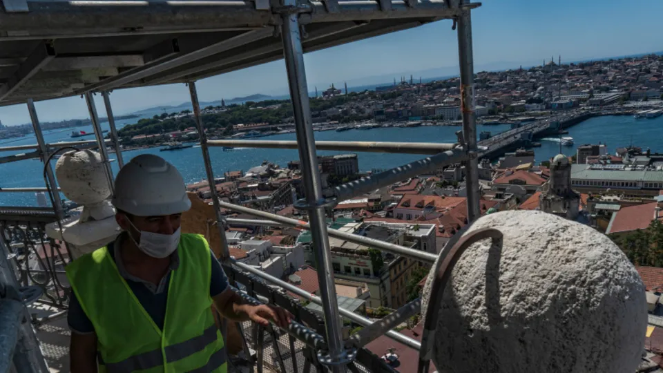 İBB'nin Galata Kulesi yalanı elinde patladı! Vakıflar Genel Müdürü tek tek açıkladı