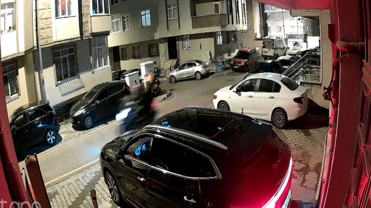 İstanbul'da yol verme kavgasında kurşunlar konuştu
