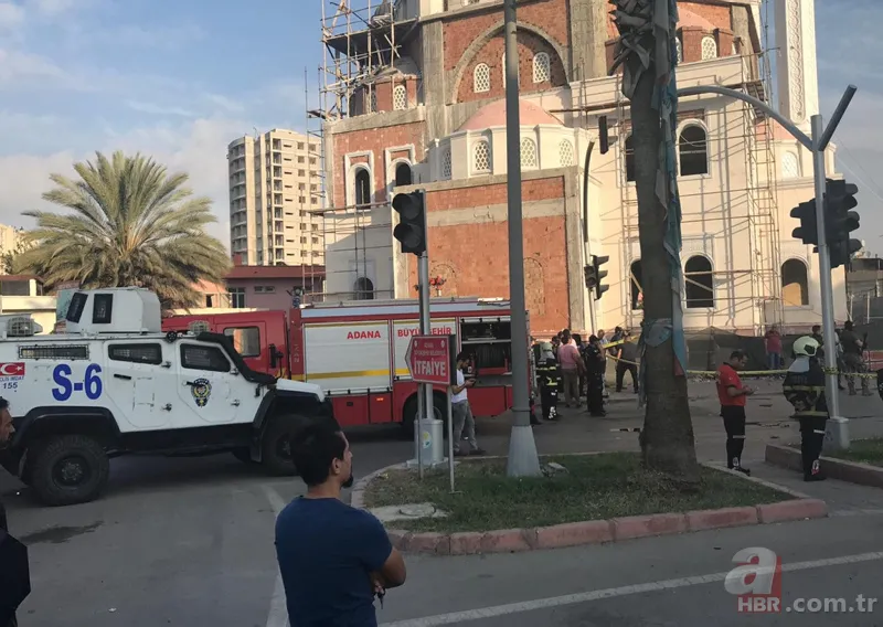 Adana'da polis aracına bombalı saldırı! 17