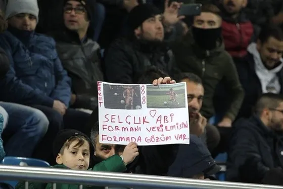 Selçuk'tan maç sonu alkış alan hareket - 1