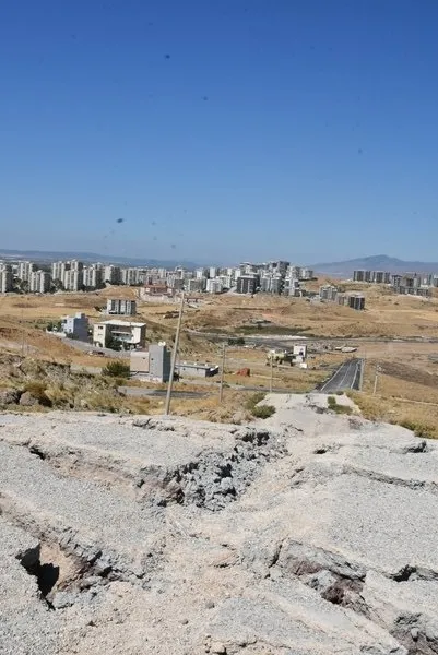 izmirliler-isyanda-tunc-soyer-izmire-zarar-vermekten-vazgecsin-1631515015715.jpg İzmirliler isyanda! ‘Tunç Soyer İzmir’e zarar vermekten vazgeçsin’ - 2