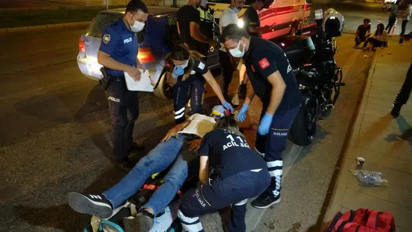antalyada-alkollu-surucu-teroru-5-arac-ile-5-yayaya-carpti-1623103933025.jpg Antalya'da alkollü sürücü terörü! 5 araç ile 5 yayaya çarptı - 5