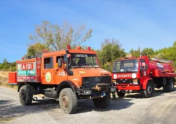 Aydın'da orman yangınlarına karşı komandolar ve özel harekat polisleri devriyede