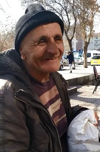 Dilenmek için Erzincan’dan Erzurum’a giden dilenci: Cuma günü 500 lira kazanıyorum - 1