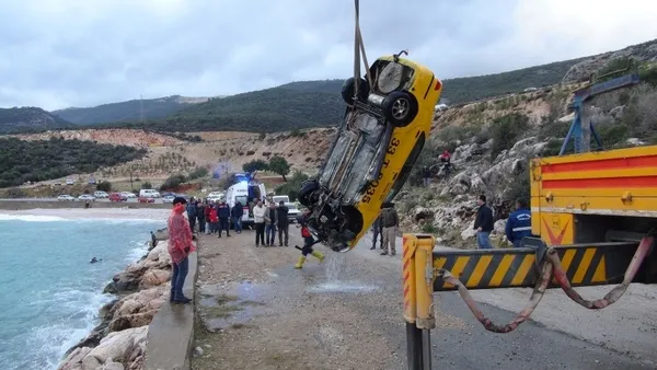 Mersin’de otomobil denize uçtu bir kişi hayatını kaybetti - 1
