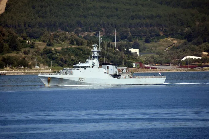 Son dakika: İngiliz savaş gemisi Çanakkale Boğazı'ndan geçti - 2